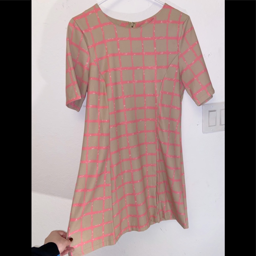 Beige and pink short dress